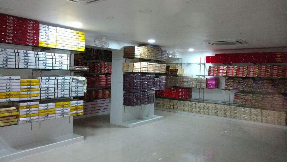 Bhatia Cloth Store Showroom by Z-Axis Architects